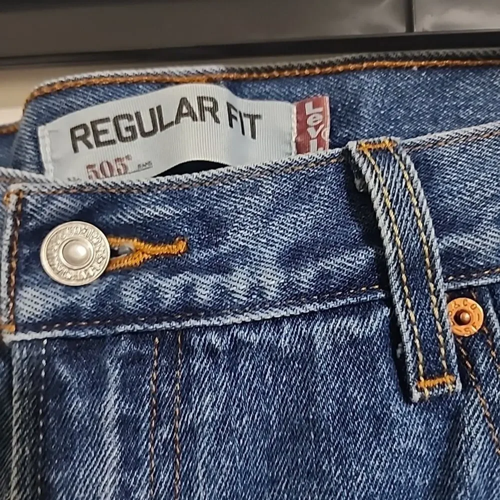 Levis 505 Jeans Men’s 36x30 Regular Fit Straight Leg Light Wash Mid Rise